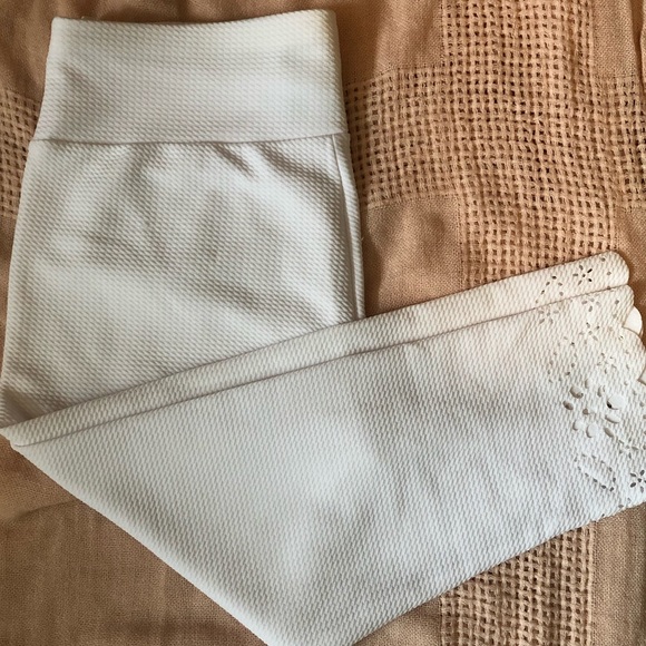 Guilty Leggings with cutwork bottom - Picture 1 of 4